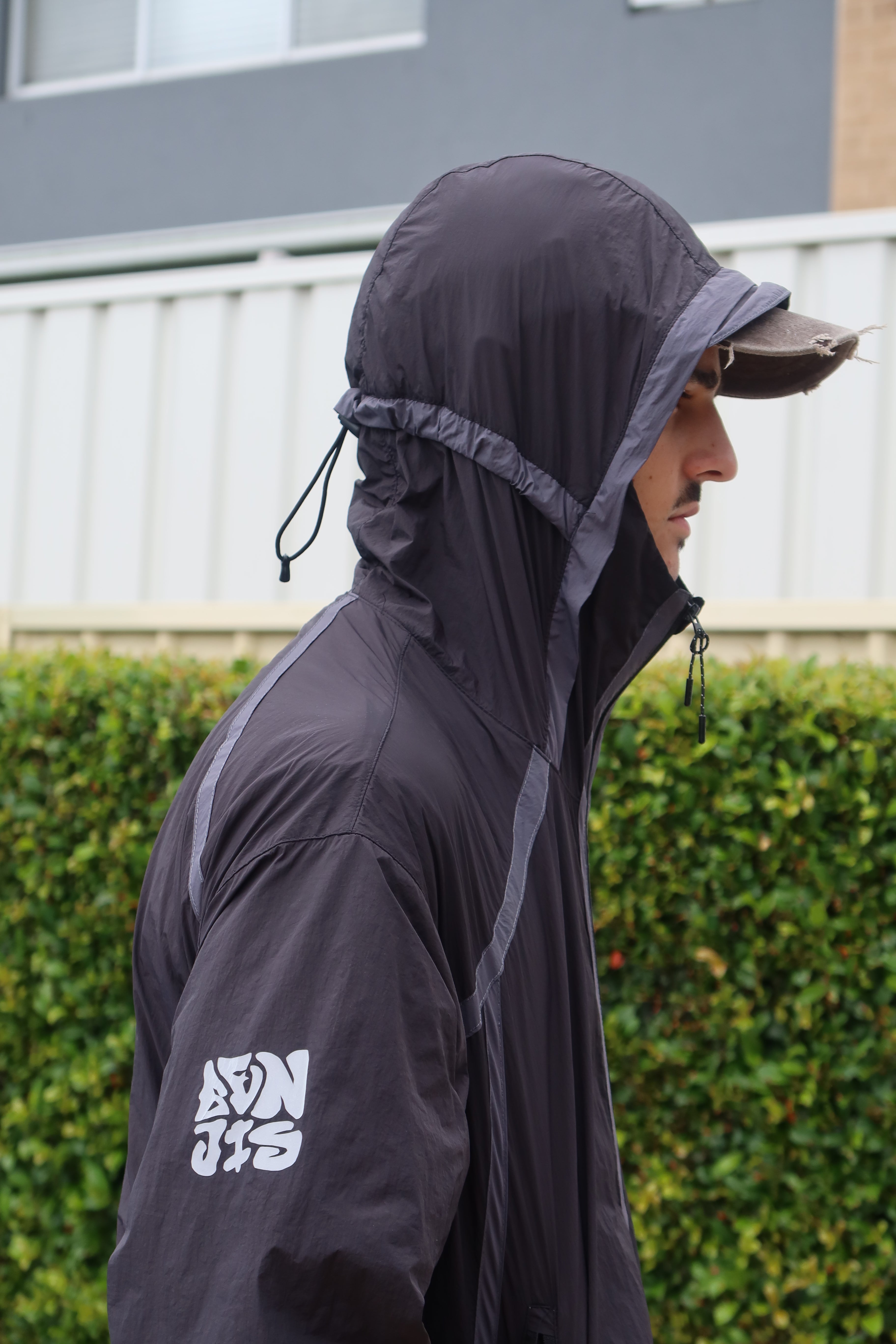 BLACKOUT SHELL [BLACK]