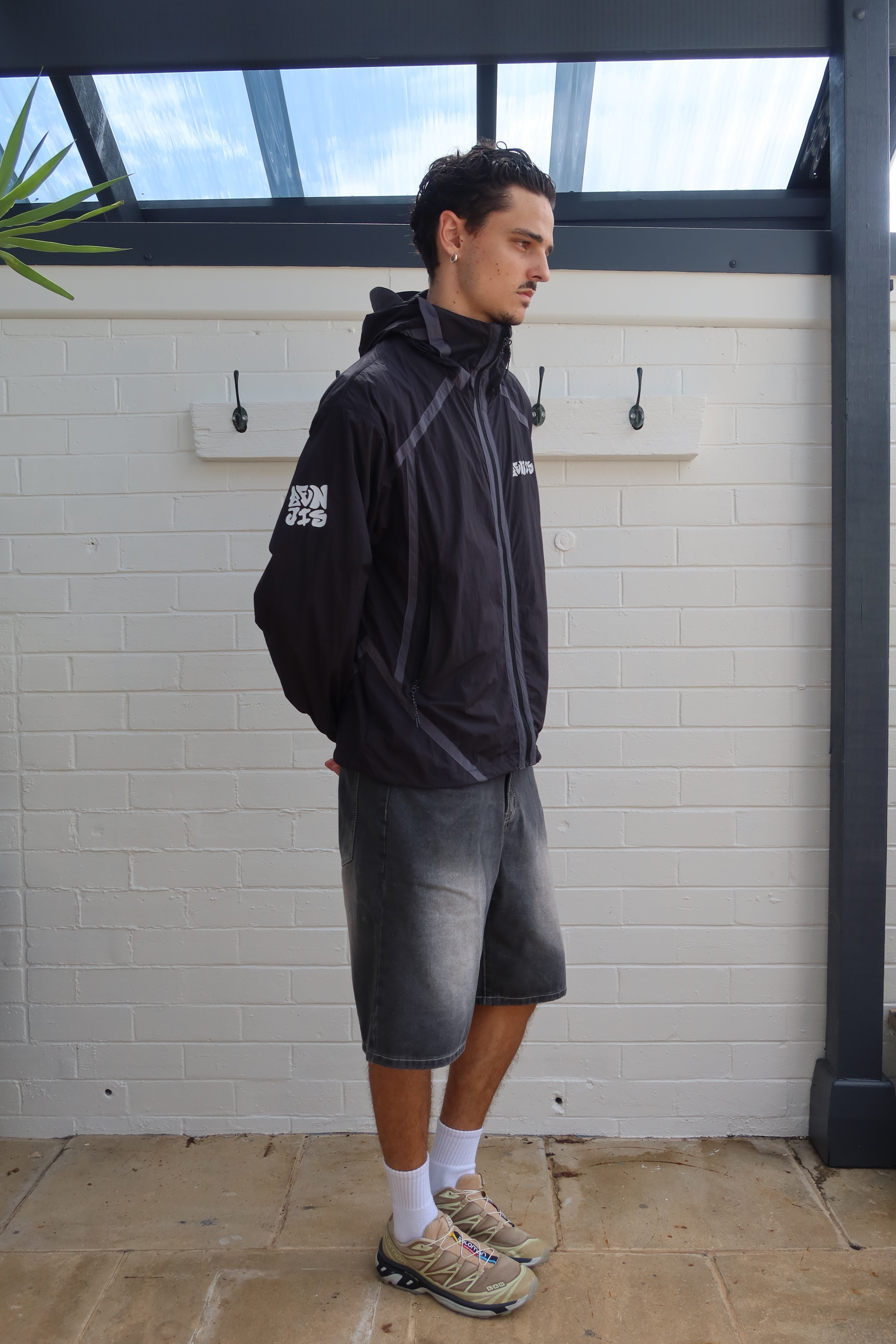BLACKOUT SHELL [BLACK]